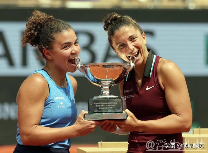 埃拉尼与保利尼组合摘得法网女双桂冠